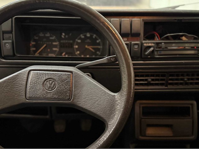 Volkswagen - golf - oldtimer - 1987 - afbeelding 9 van  33