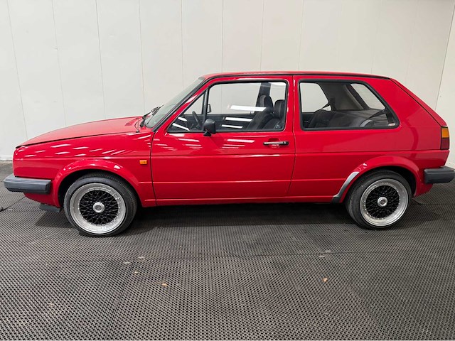 Volkswagen - golf - oldtimer - 1987 - afbeelding 32 van  33