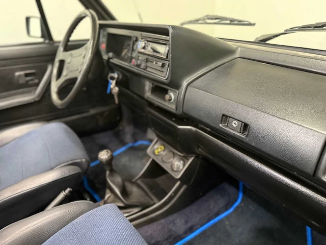 Volkswagen - golf 1 - cabriolet - oldtimer - 1985 - afbeelding 15 van  42