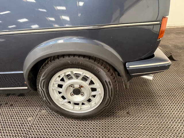 Volkswagen - golf 1 - cabriolet - oldtimer - 1985 - afbeelding 32 van  42