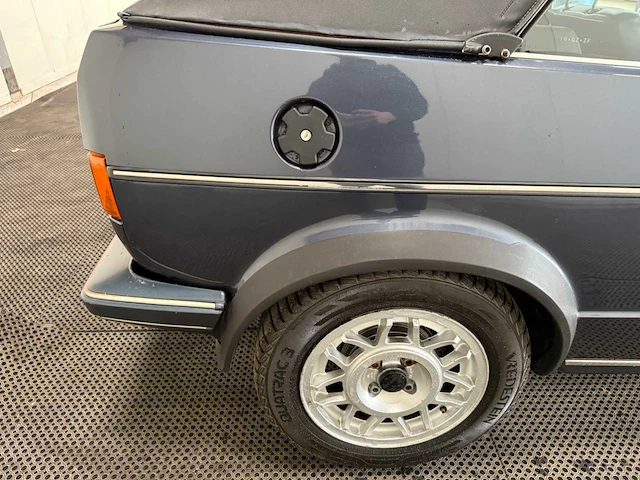 Volkswagen - golf 1 - cabriolet - oldtimer - 1985 - afbeelding 33 van  42