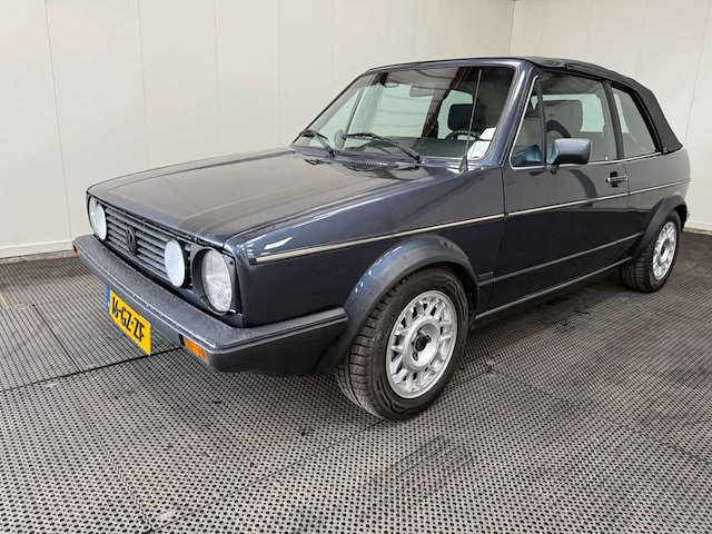 Volkswagen - golf 1 - cabriolet - oldtimer - 1985 - afbeelding 38 van  42