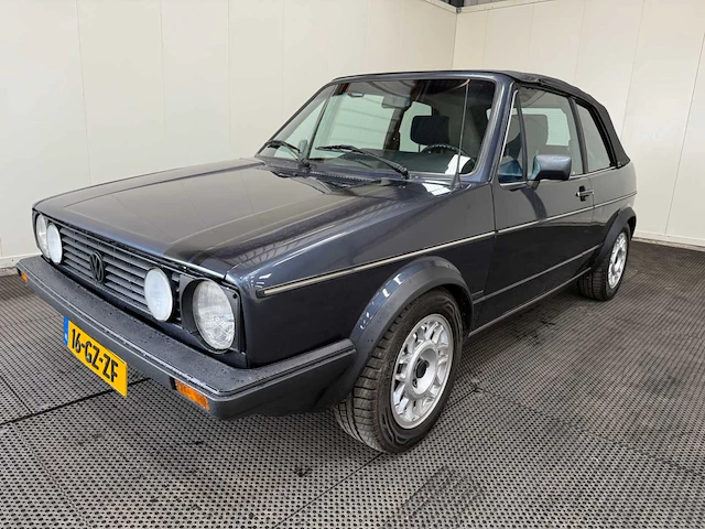 Volkswagen - golf 1 - cabriolet - oldtimer - 1985 - afbeelding 39 van  42