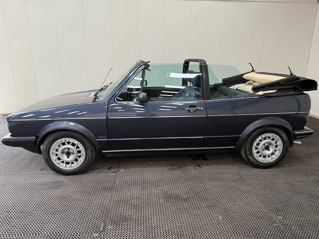 Volkswagen - golf 1 - cabriolet - oldtimer - 1985 - afbeelding 41 van  42