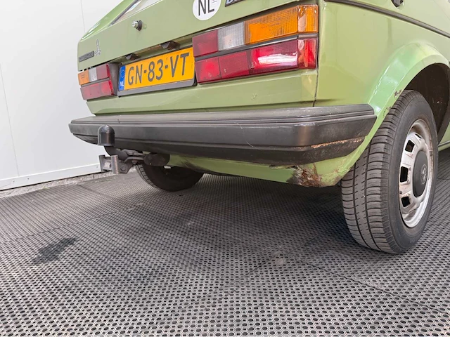 Volkswagen - golf 1 - diesel - oldtimer - 1981 - afbeelding 2 van  27