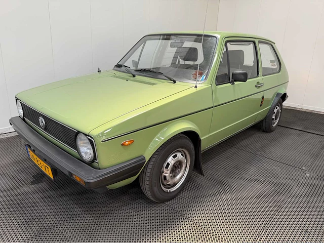 Volkswagen - golf 1 - diesel - oldtimer - 1981 - afbeelding 1 van  27