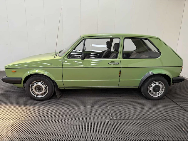 Volkswagen - golf 1 - diesel - oldtimer - 1981 - afbeelding 12 van  27