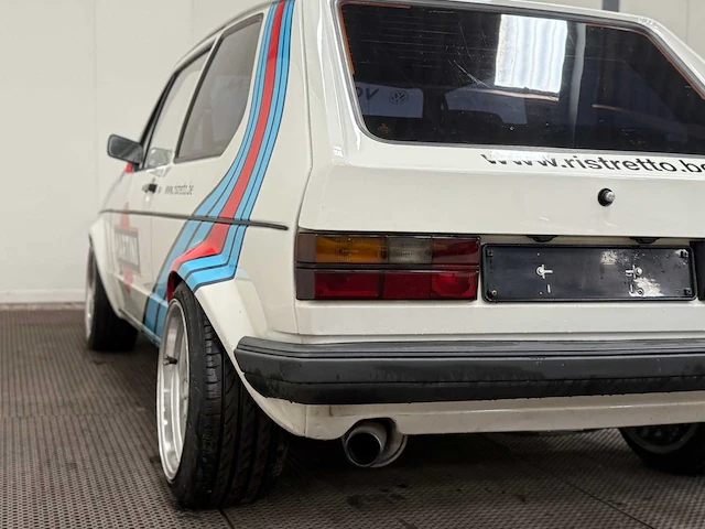 Volkswagen - golf 1 - martini uitgevoerd - oldtimer - 1983 - afbeelding 5 van  34