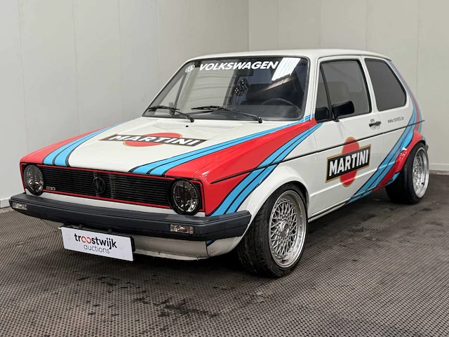 Volkswagen - golf 1 - martini uitgevoerd - oldtimer - 1983 - afbeelding 23 van  34