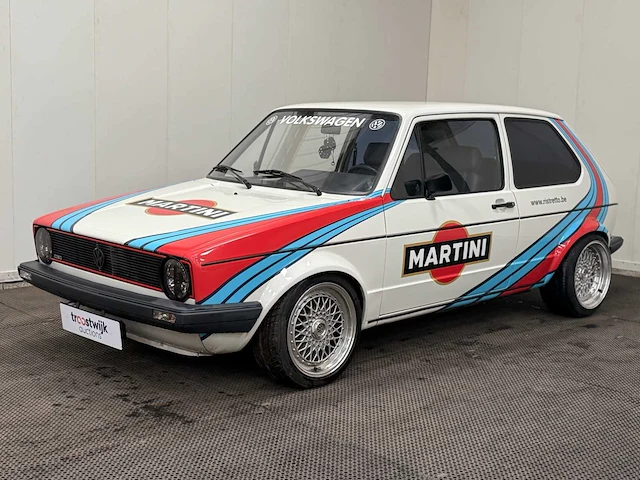 Volkswagen - golf 1 - martini uitgevoerd - oldtimer - 1983 - afbeelding 29 van  34