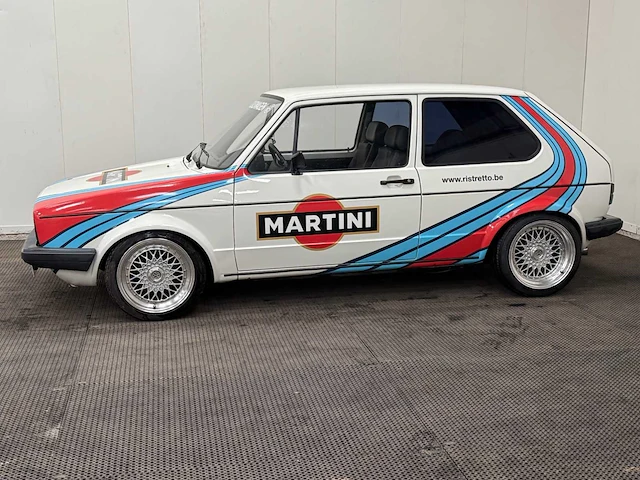 Volkswagen - golf 1 - martini uitgevoerd - oldtimer - 1983 - afbeelding 30 van  34