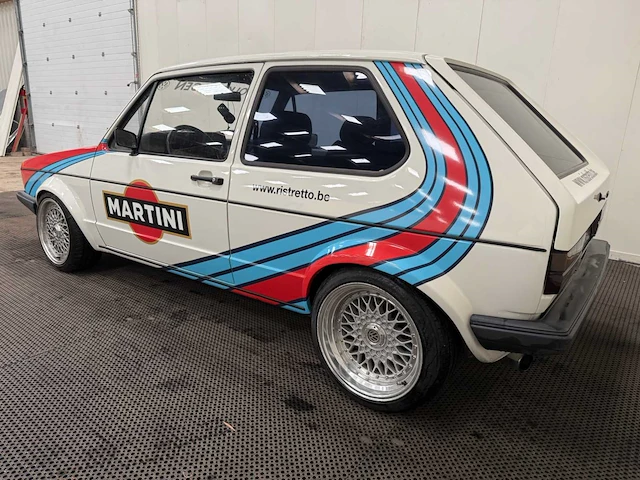 Volkswagen - golf 1 - martini uitgevoerd - oldtimer - 1983 - afbeelding 31 van  34