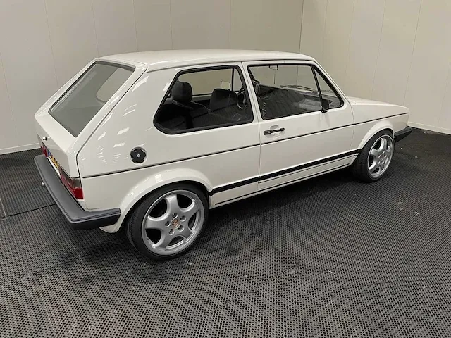 Volkswagen - golf 1- 2.0 16v - oldtimer - afbeelding 3 van  36