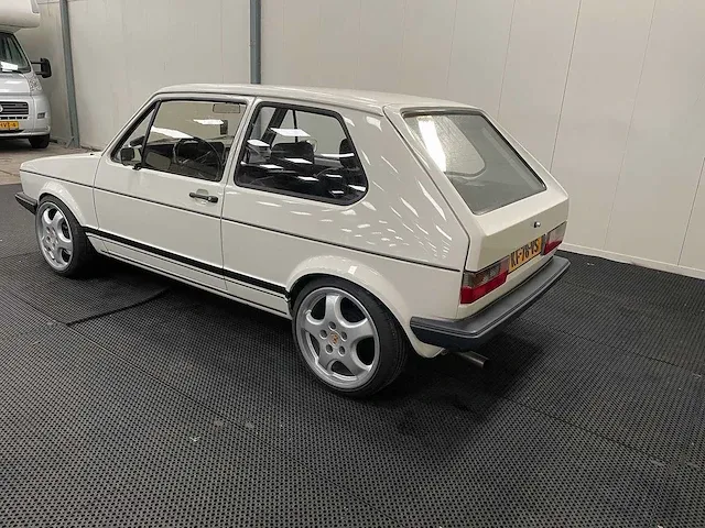 Volkswagen - golf 1- 2.0 16v - oldtimer - afbeelding 8 van  36