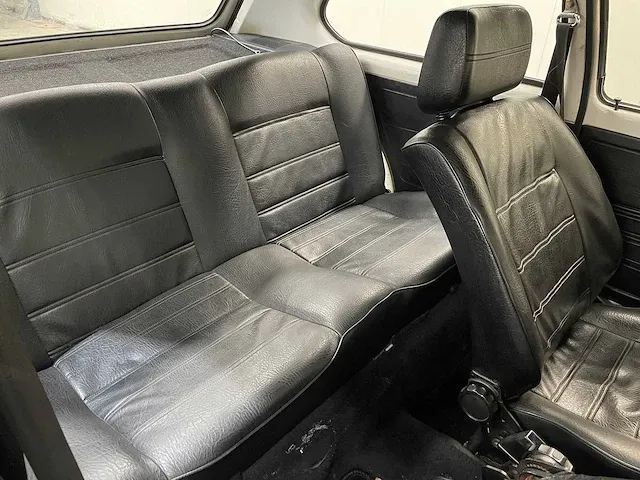 Volkswagen - golf 1- 2.0 16v - oldtimer - afbeelding 14 van  36