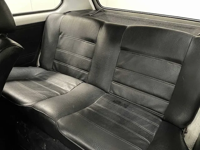 Volkswagen - golf 1- 2.0 16v - oldtimer - afbeelding 18 van  36