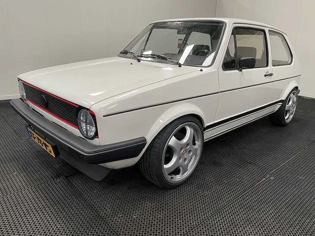 Volkswagen - golf 1- 2.0 16v - oldtimer - afbeelding 12 van  36