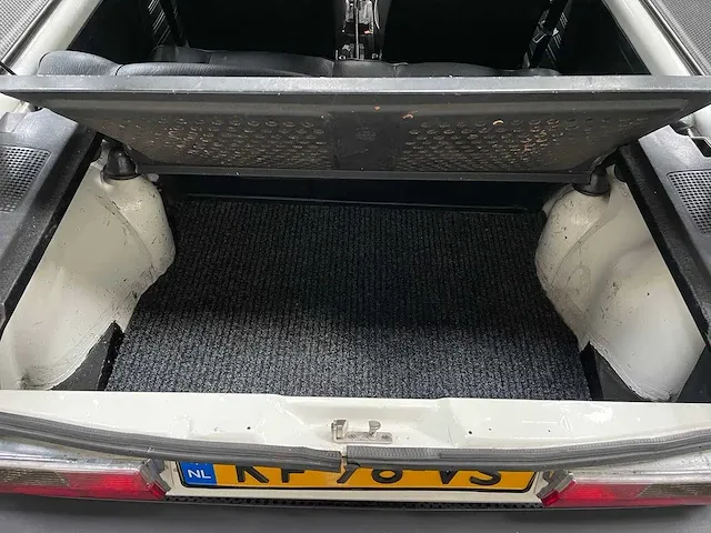 Volkswagen - golf 1- 2.0 16v - oldtimer - afbeelding 25 van  36