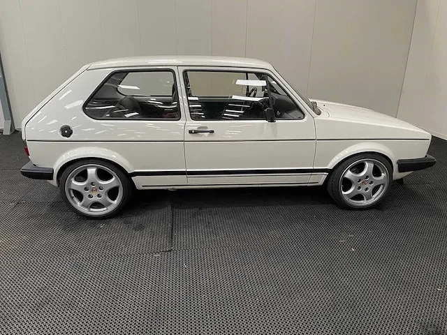 Volkswagen - golf 1- 2.0 16v - oldtimer - afbeelding 36 van  36