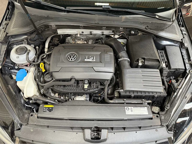 Volkswagen - golf r - golf 7r - personenauto - 2014 - afbeelding 17 van  36