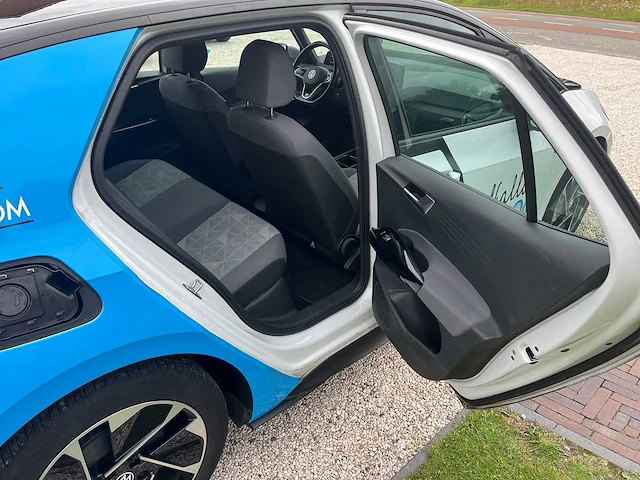 Volkswagen - id.3 - first 58 kwh - j-768-xl - afbeelding 26 van  31
