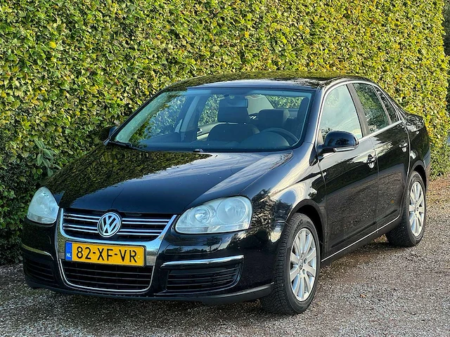 Volkswagen - jetta - 1.6 fsi comfortline - 82-xf-vr - 2007 - nap - afbeelding 1 van  11