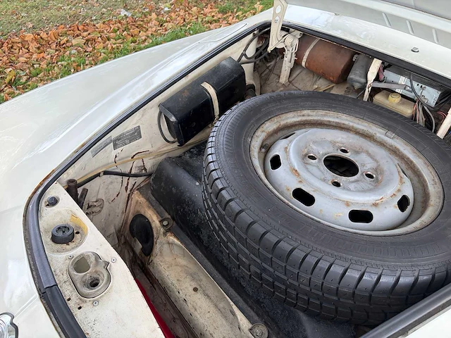 Volkswagen - karmann ghia - oldtimer - afbeelding 22 van  30