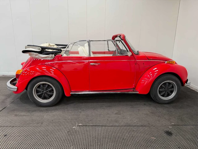 Volkswagen - kever - cabrio cabriolet - oldtimer - 1973 - afbeelding 32 van  34