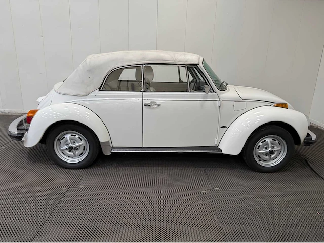 Volkswagen - kever - cabriolet - oldtimer - 1979 - afbeelding 2 van  44