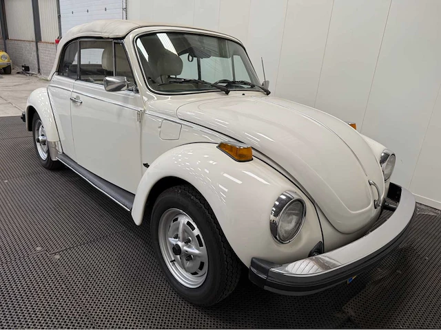 Volkswagen - kever - cabriolet - oldtimer - 1979 - afbeelding 7 van  44