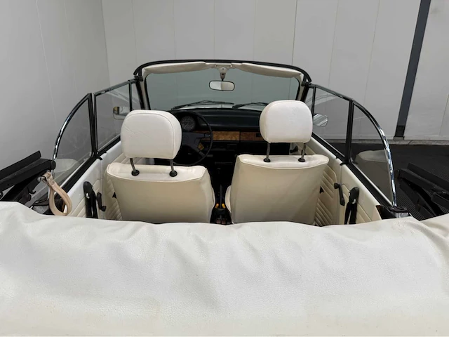 Volkswagen - kever - cabriolet - oldtimer - 1979 - afbeelding 25 van  44