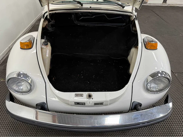 Volkswagen - kever - cabriolet - oldtimer - 1979 - afbeelding 35 van  44