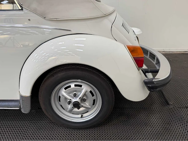 Volkswagen - kever - cabriolet - oldtimer - 1979 - afbeelding 36 van  44