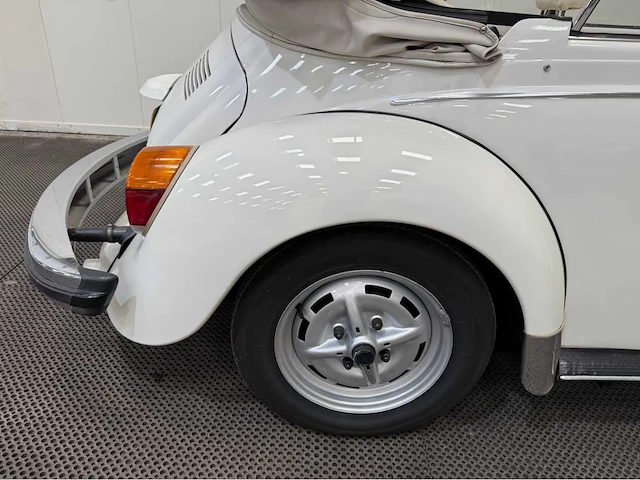 Volkswagen - kever - cabriolet - oldtimer - 1979 - afbeelding 39 van  44