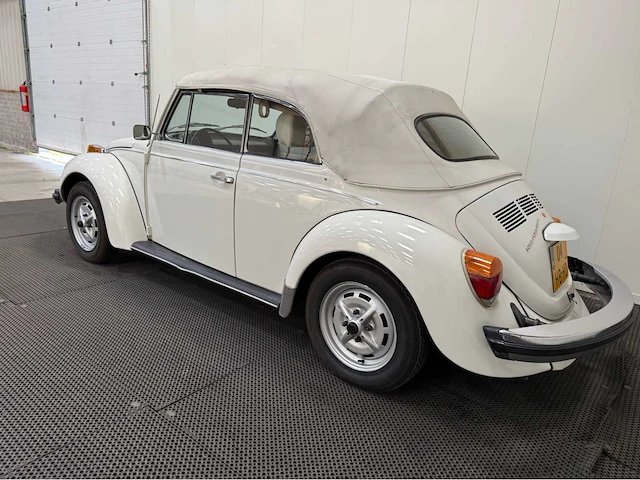 Volkswagen - kever - cabriolet - oldtimer - 1979 - afbeelding 40 van  44