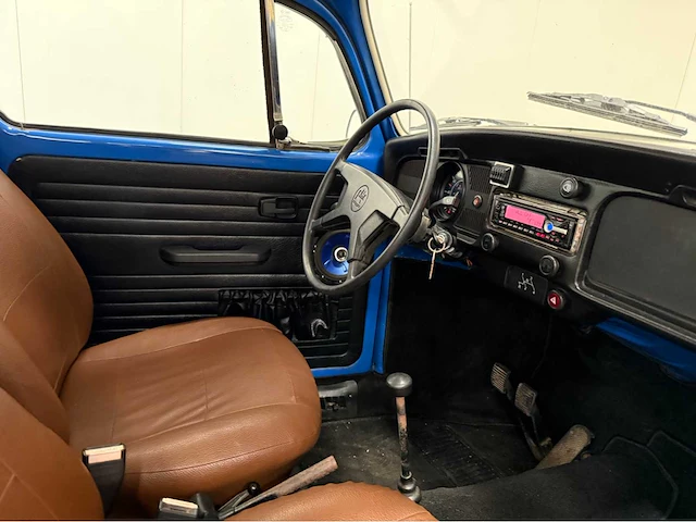 Volkswagen - kever - oldtimer - 1983 - afbeelding 9 van  27