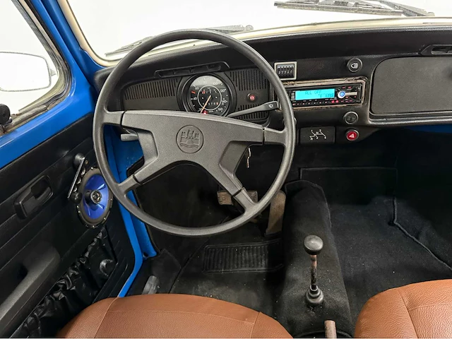 Volkswagen - kever - oldtimer - 1983 - afbeelding 9 van  27