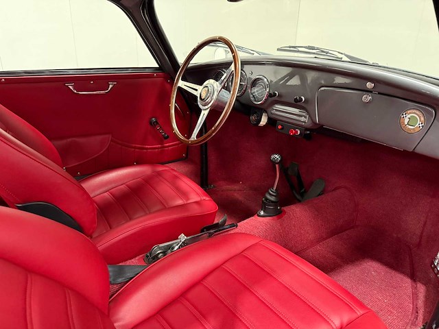 Volkswagen - kever - reutter - oldtimer - 1967 - afbeelding 19 van  57