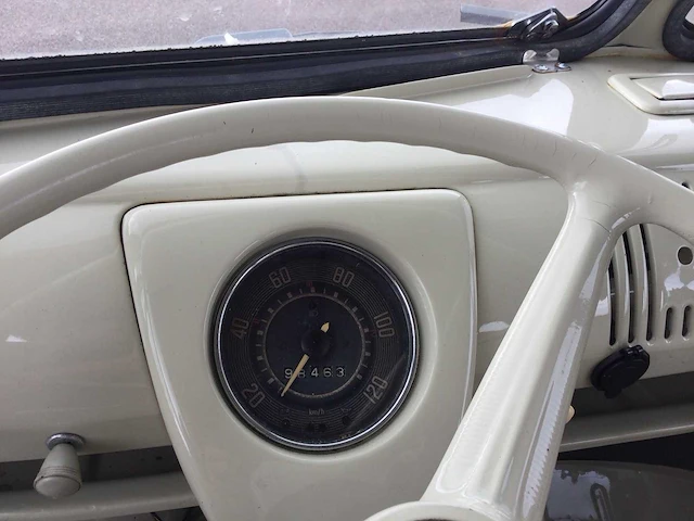 Volkswagen - kombi - t1 - oldtimer - afbeelding 10 van  19