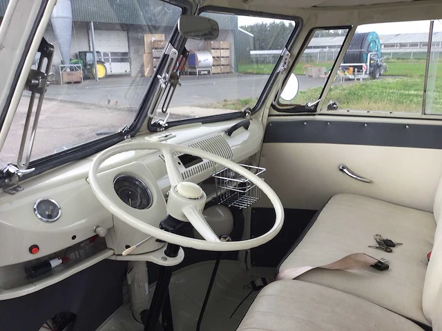 Volkswagen - kombi - t1 - oldtimer - afbeelding 11 van  19