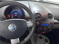 Volkswagen - new beetle cabriolet - 2.0 - 24-lr-fj - afbeelding 9 van  15