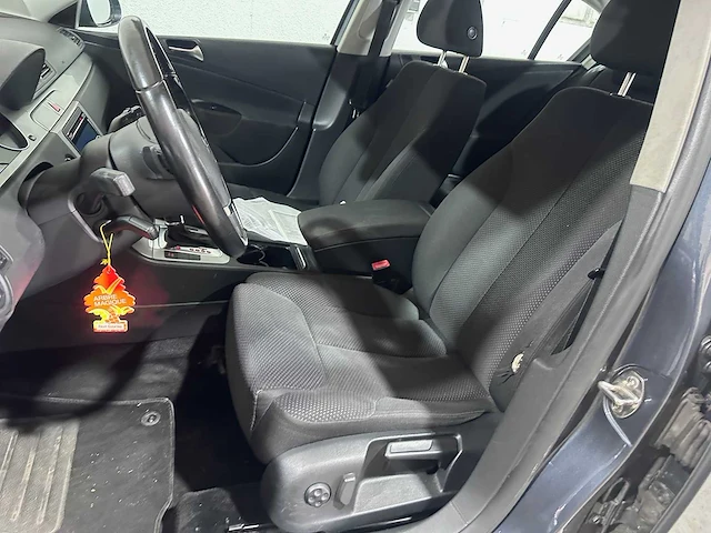 Volkswagen - passat - 1.4 tsi automaat comfl. bluem - 98-kpf-9 - afbeelding 8 van  20