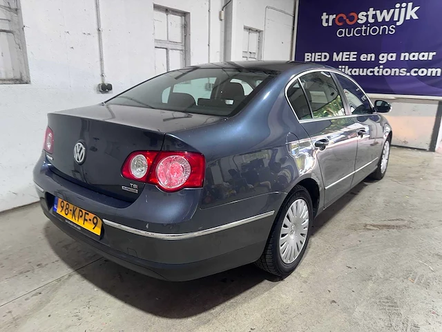 Volkswagen - passat - 1.4 tsi automaat comfl. bluem - 98-kpf-9 - afbeelding 16 van  20