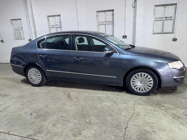 Volkswagen - passat - 1.4 tsi automaat comfl. bluem - 98-kpf-9 - afbeelding 17 van  20