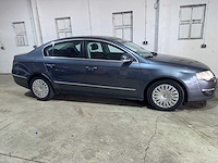 Volkswagen - passat - 1.4 tsi automaat comfl. bluem - 98-kpf-9 - afbeelding 17 van  20