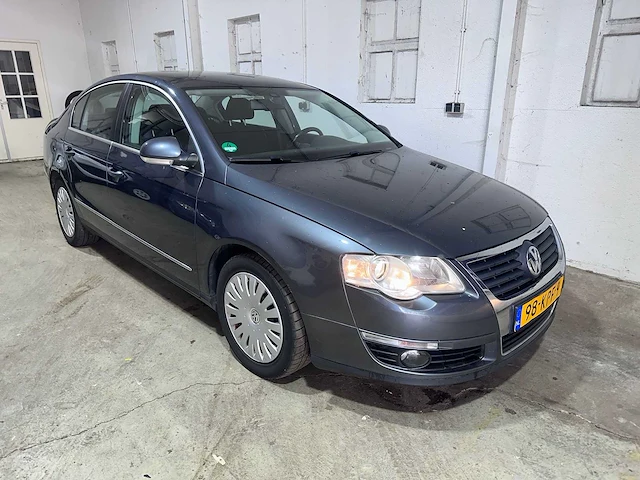Volkswagen - passat - 1.4 tsi automaat comfl. bluem - 98-kpf-9 - afbeelding 18 van  20