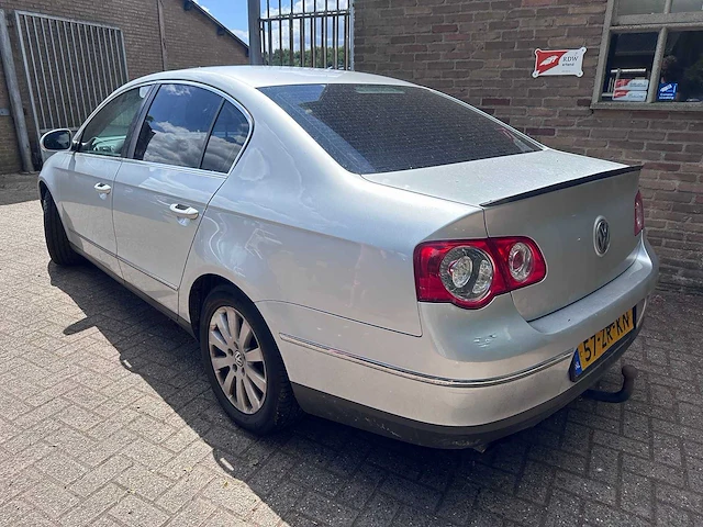 Volkswagen - passat - 1.8 tfsi dsg comfortline - 57-zr-kn - afbeelding 9 van  15