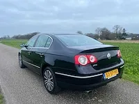 Volkswagen - passat - 3.2 v6 highline 4m - 53-sp-hs - 2006 - afbeelding 9 van  15