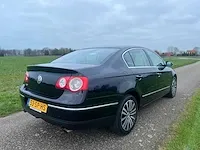 Volkswagen - passat - 3.2 v6 highline 4m - 53-sp-hs - 2006 - afbeelding 11 van  15