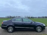 Volkswagen - passat - 3.2 v6 highline 4m - 53-sp-hs - 2006 - afbeelding 12 van  15